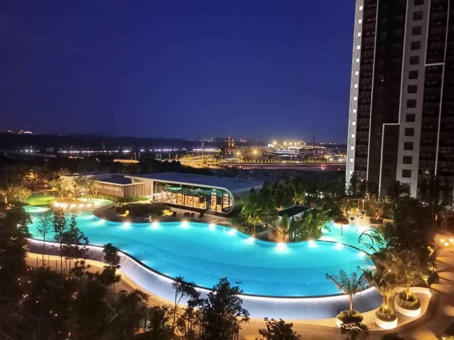 Maya Bay Residences Splashmania Gamuda Cove By Tulip Cyberjaya Exterior photo