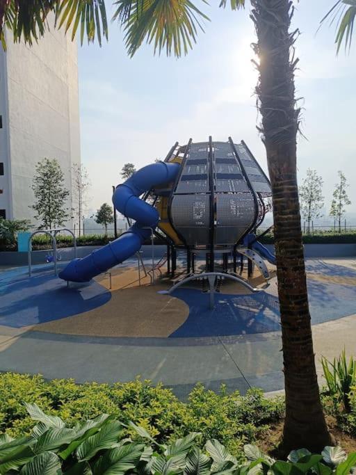 Maya Bay Residences Splashmania Gamuda Cove By Tulip Cyberjaya Exterior photo